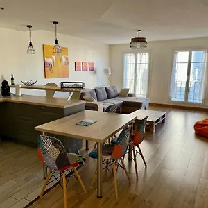 Appartement Vue Imprenable Sur La Mairie, Vannes